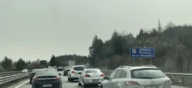 Днес движението между 4-ти и 5-ти км на АМ „Тракия“, в посока Бургас, ще се осъществява в една лента