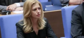 НСО назначи проверки след клип, на който охранител блъска журналистка